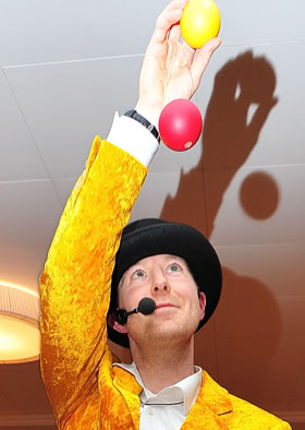 Wittich Wolf jongliert